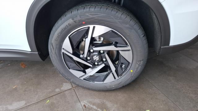 Suzuki Vitara image 2