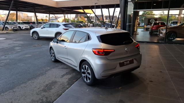 Renault Clio image 2