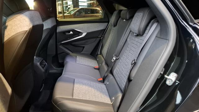 Peugeot 3008 image 2