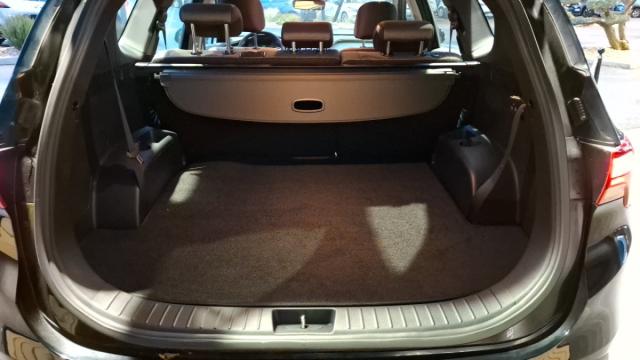 Hyundai Santa Fe image 1