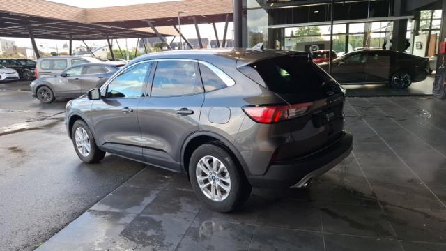 Ford Kuga image 6