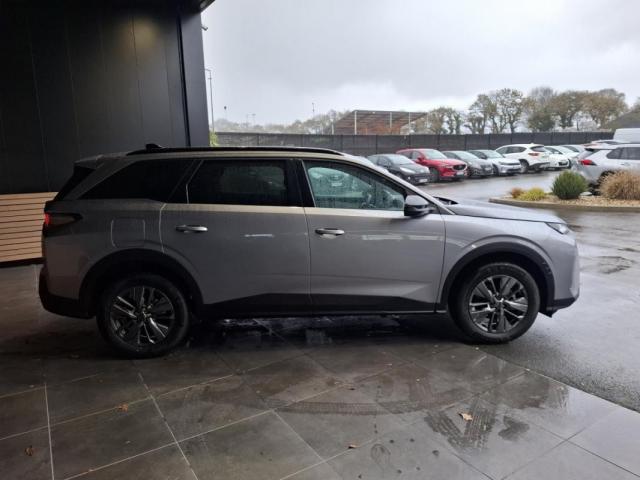 Peugeot 5008 image 1