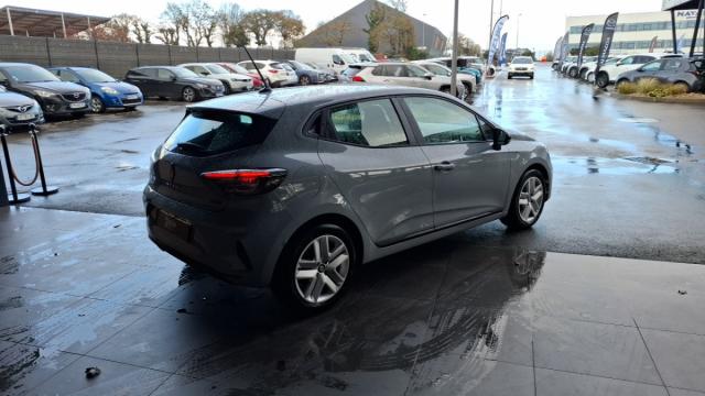 Renault Clio image 6