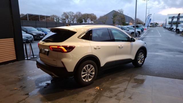 Ford Kuga image 1
