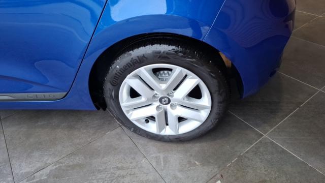 Renault Clio image 2