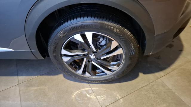 Peugeot 2008 image 2