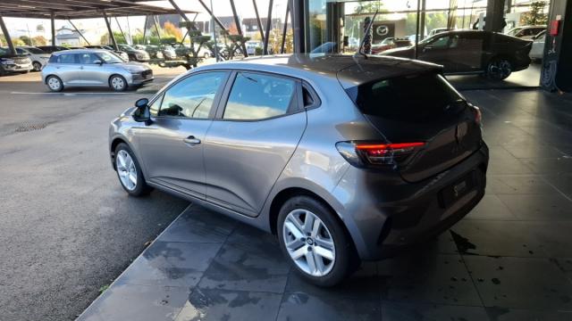 Renault Clio image 2