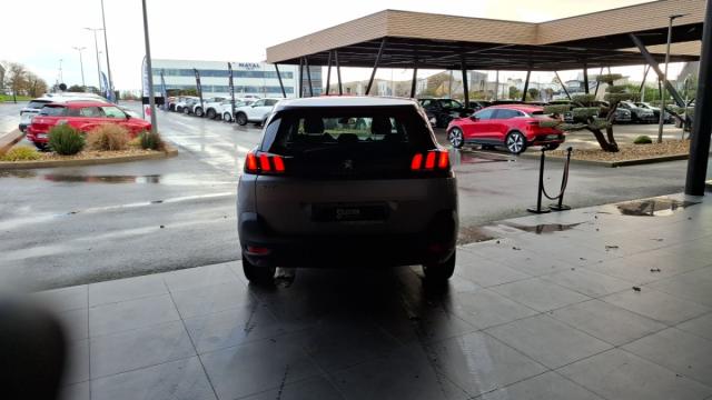 Peugeot 5008 image 2