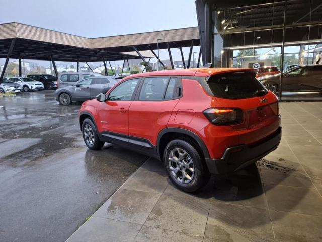 Jeep Avenger image 8