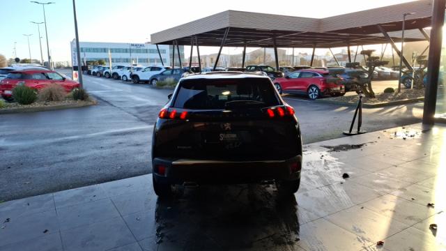 Peugeot 2008 image 2