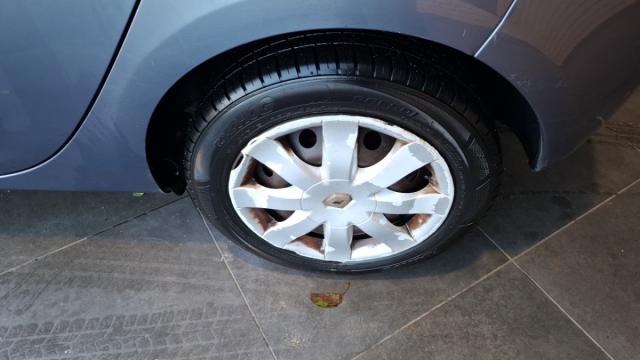 Renault Clio image 2