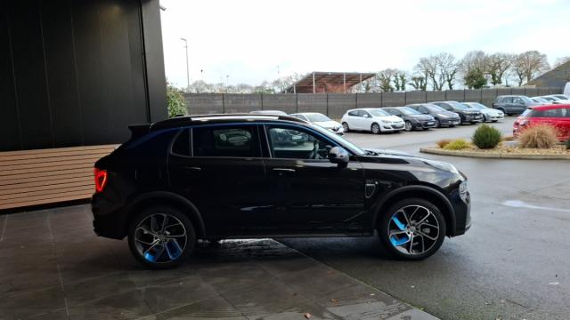 Lynk & Co 01 image 2