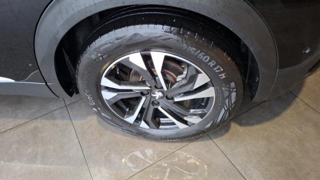 Peugeot 2008 image 2