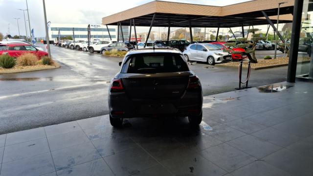 Suzuki Swift image 8