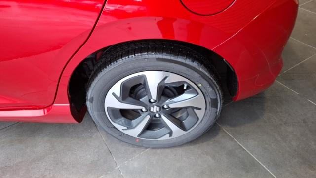 Suzuki Swift image 8