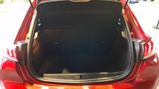 Peugeot 208 image 5