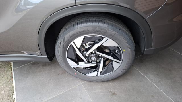 Suzuki Vitara image 8