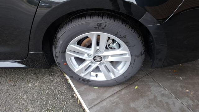 Suzuki Swace image 4