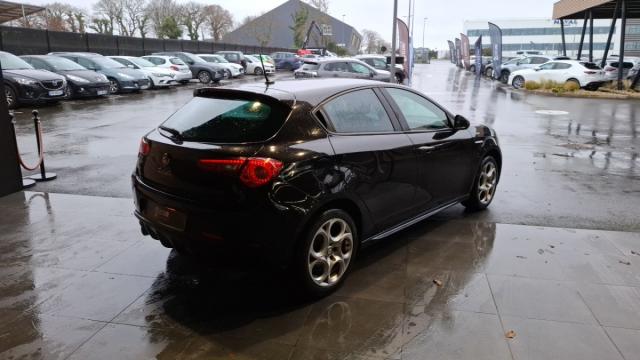 Alfa Romeo Giulietta image 3