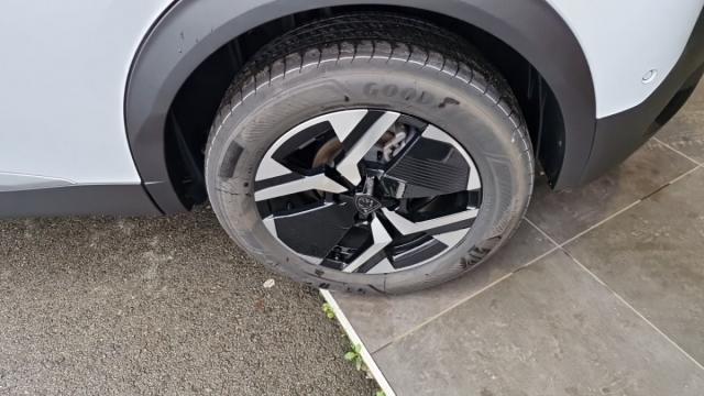 Peugeot 2008 image 3