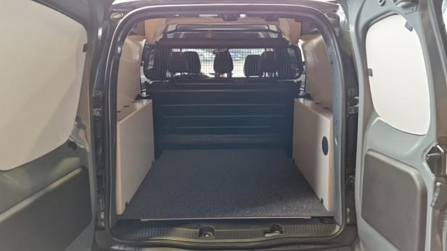 Nissan Townstar image 2