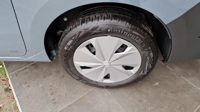 Nissan Townstar image 6