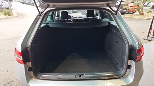 Skoda Superb Combi image 6