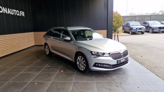 Skoda Superb Combi image 1