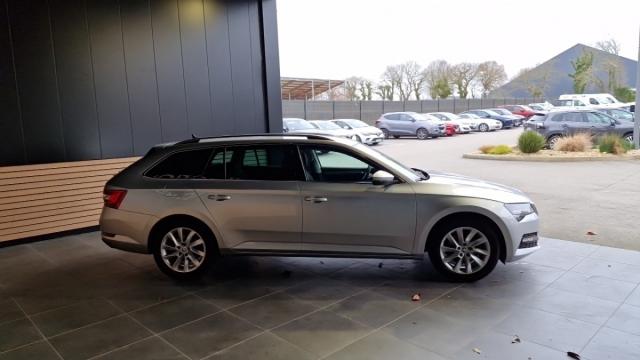 Skoda Superb Combi image 5