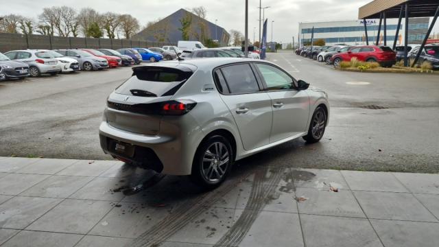 Peugeot 208 image 8