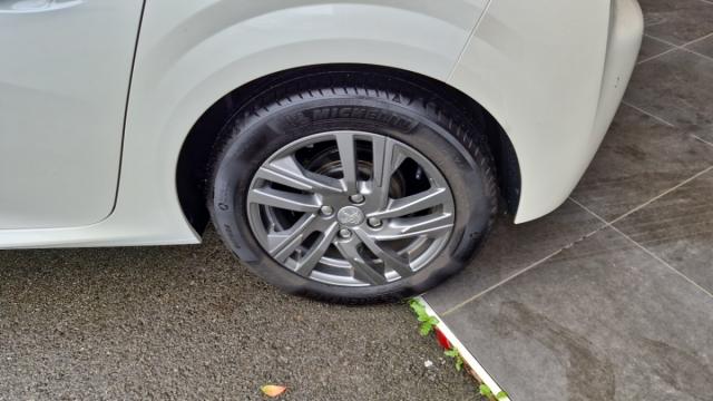 Peugeot 208 image 1