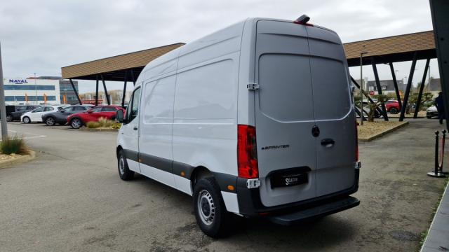 Mercedes Benz Sprinter image 5