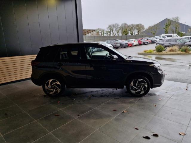 Suzuki Vitara image 2