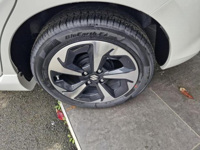 Suzuki Swift image 6