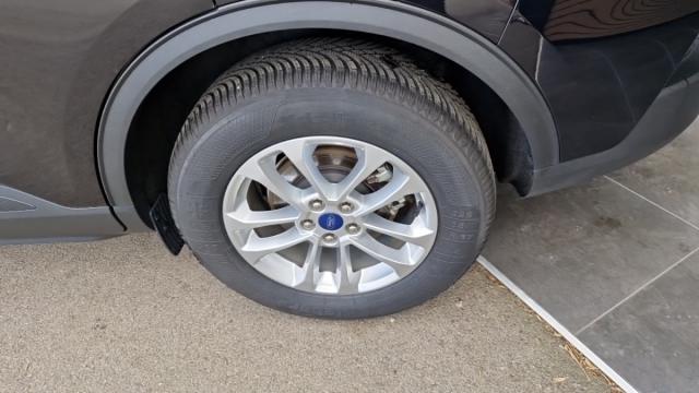 Ford Kuga image 3