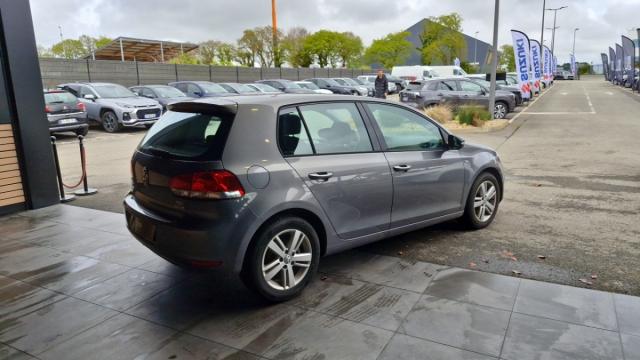 Volkswagen Golf image 6