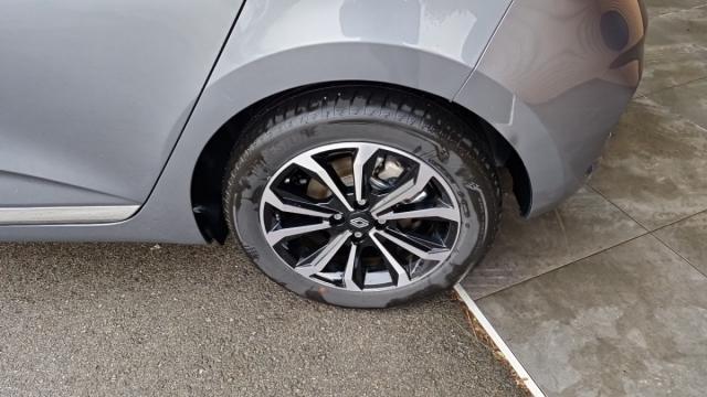 Renault Clio image 9