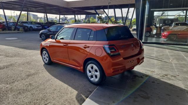 Suzuki Swift image 8