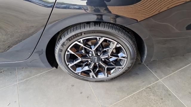 Kia Ceed image 1