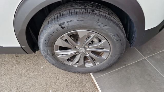 Peugeot 2008 image 1