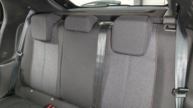 Peugeot 208 image 6