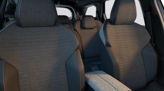 Peugeot 5008 image 1