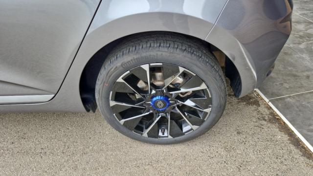 Renault Clio image 2