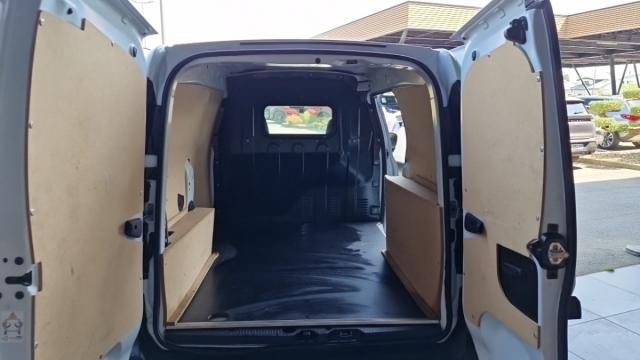 Renault Express Van image 7