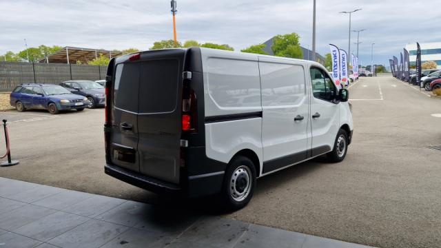Renault Trafic image 8