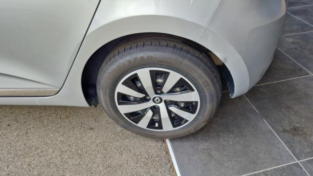 Renault Clio image 9