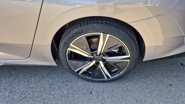 Peugeot 308 image 2
