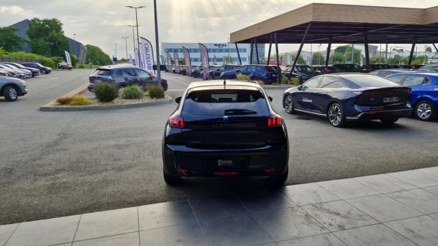 Peugeot 208 image 2