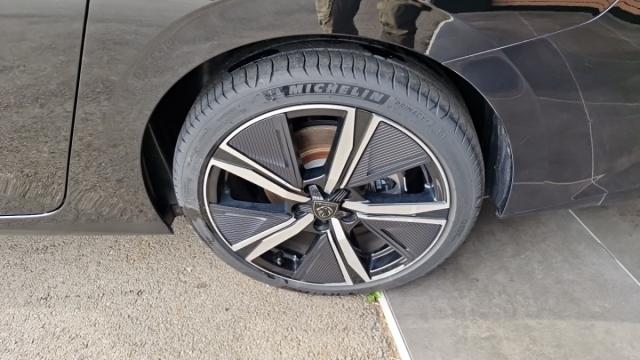 Peugeot 308 image 9