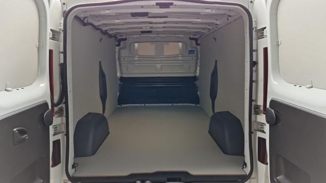 Renault Trafic image 2